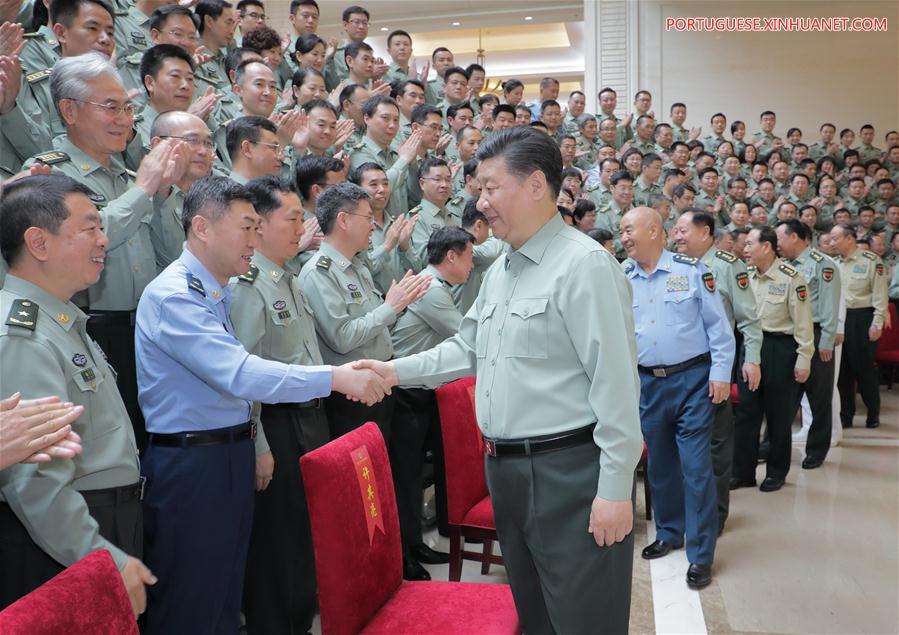 Xi pede por instituições de pesquisa de alto nível para um exército forte