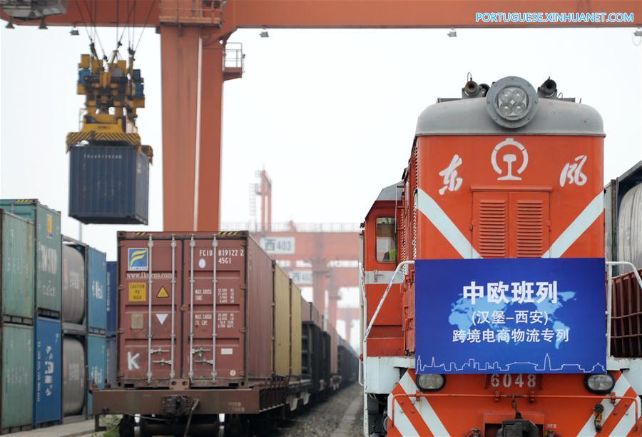 Primeiro trem de carga transfronteiriço de comércio eletrônico liga Hamburgo e Xi'an