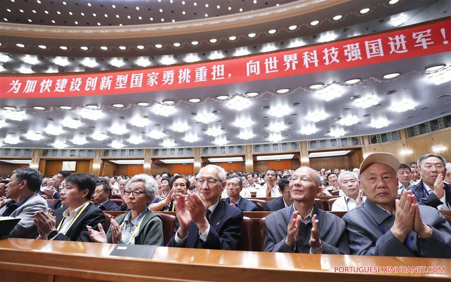 Presidente chinês pede construção da China em um líder mundial em ciência e tecnologia