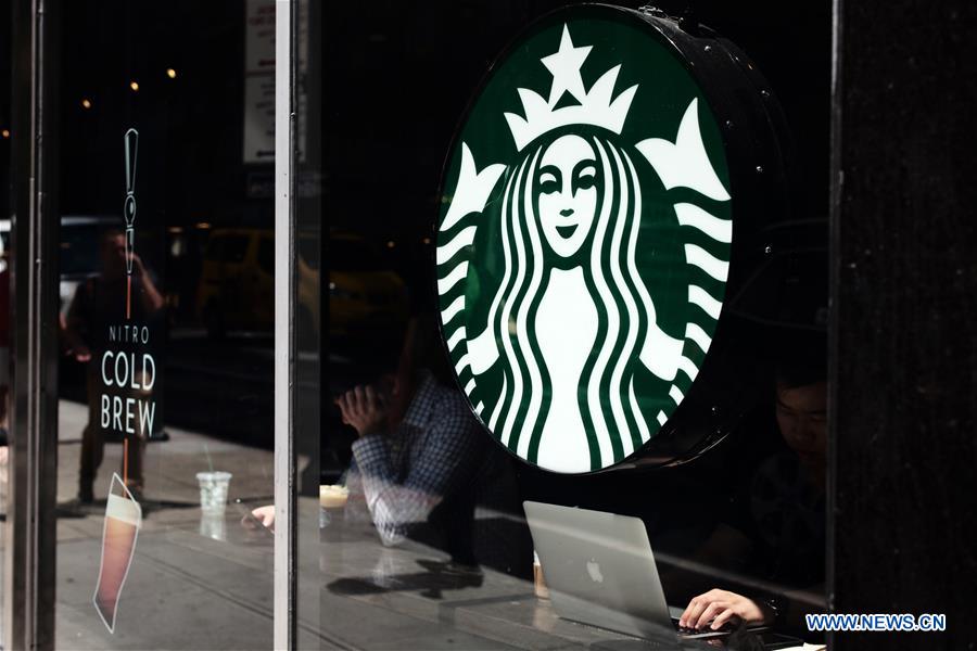 Starbucks fecha 8 mil lojas dos EUA para treinamento anti-preconceito