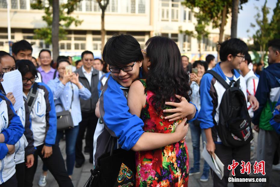 Mais de 9 milhões de alunos chineses participam do vestibular nacional