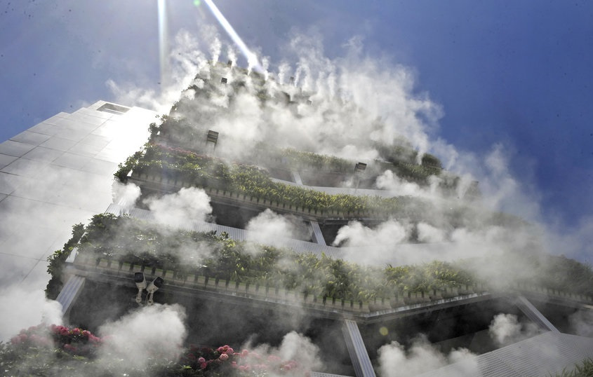 Edifício em Xi’an com aspersão de água e plantas na fachada torna-se viral na China