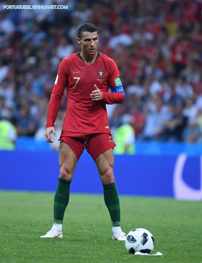 Cristiano Ronaldo marca três e Portugal arranca empate contra Espanha