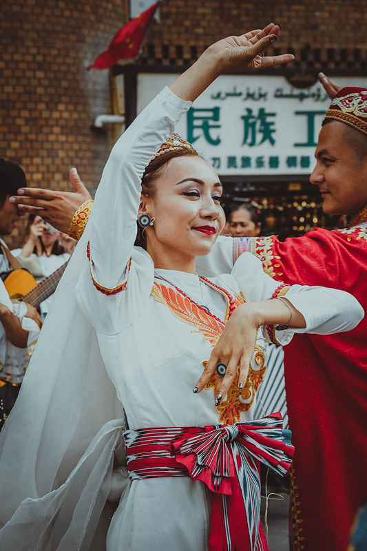 Galeria: Minorias étnicas apresentam produtos regionais no Grande Bazar Internacional de Xinjiang