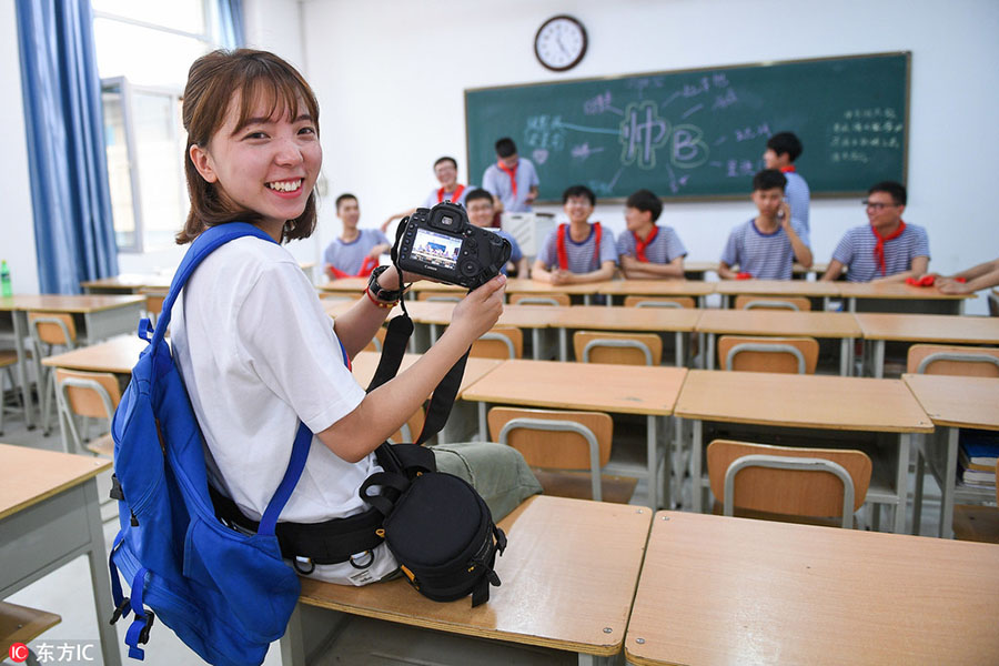 Aspirante a fotógrafo encontra oportunidade de negócio com memórias de estudantes finalistas
