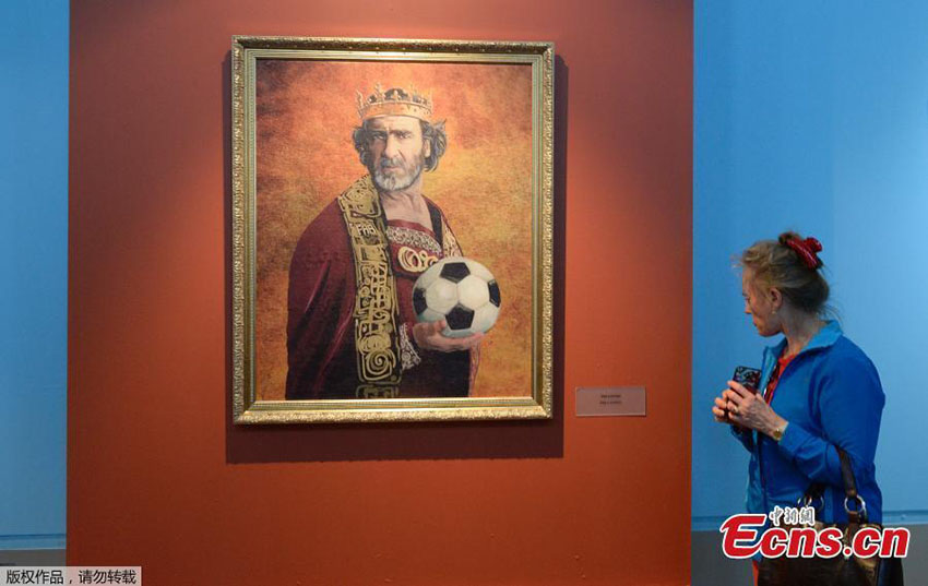 Retratos de lendas de futebol exibidos em São Petersburgo