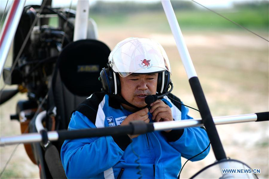 Agricultor chinês compartilha sua paixão por esportes aéreos