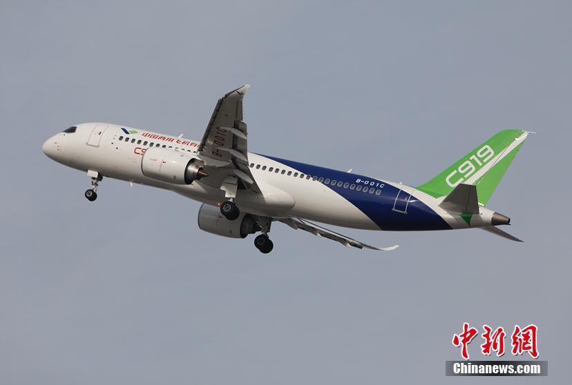 Projeto do C919 da China avança com dois aviões em teste de voo