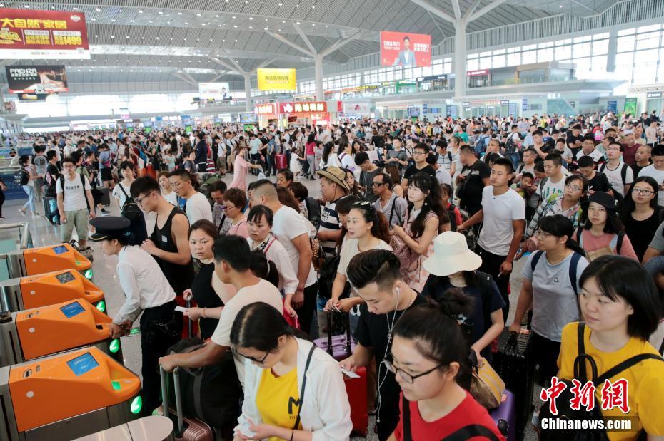 Tem início pico de verão dos transportes ferroviários na China