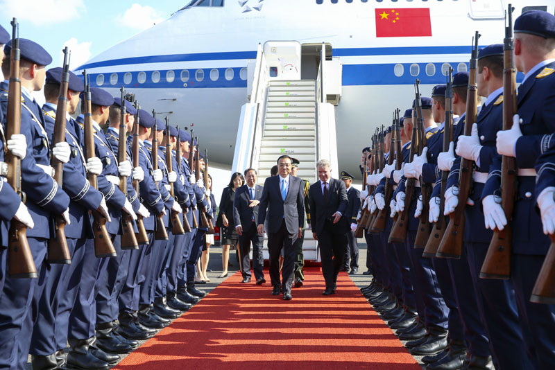 Primeiro-ministro chinês chega a Alemanha para intercâmbio intergovernamental