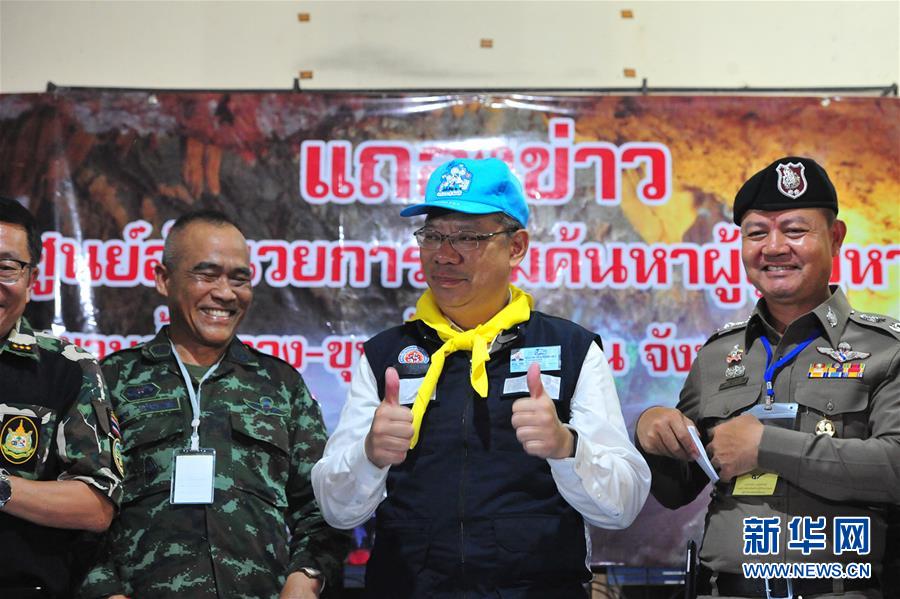 Equipa de futebol e treinador resgatados com sucesso de caverna na Tailândia