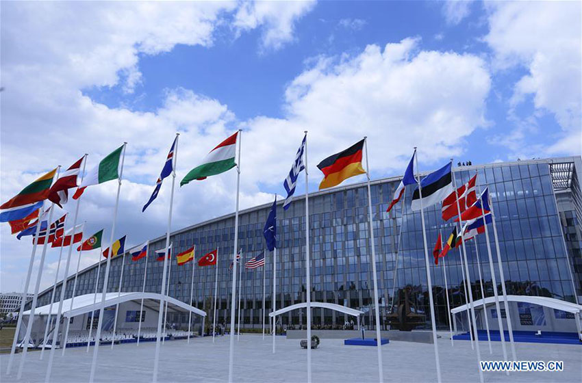 Primeiro dia da reunião da OTAN é ofuscado por tensões entre aliados