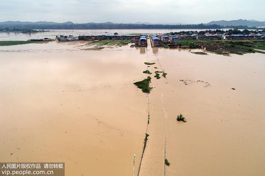 China lança resposta de emergência depois de inundações