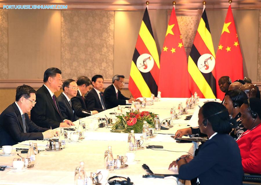 China e Uganda prometem aprofundar cooperação bilateral