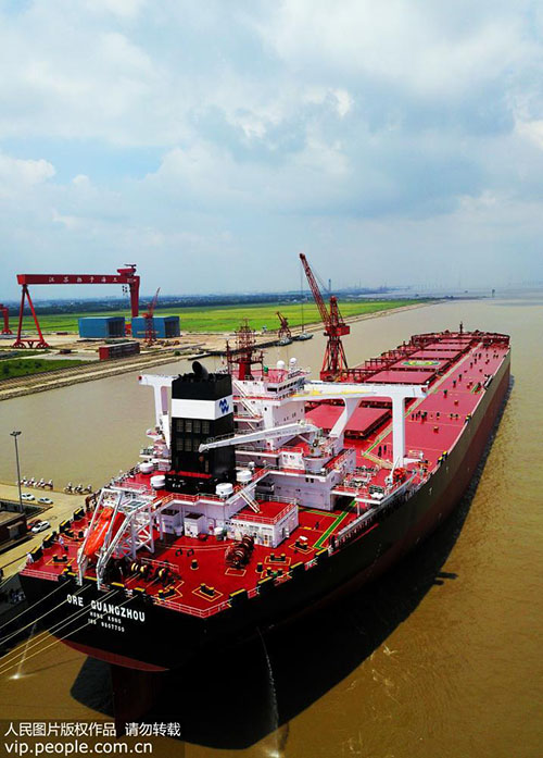 China: Maior navio de transporte de minério do mundo inicia primeira viagem