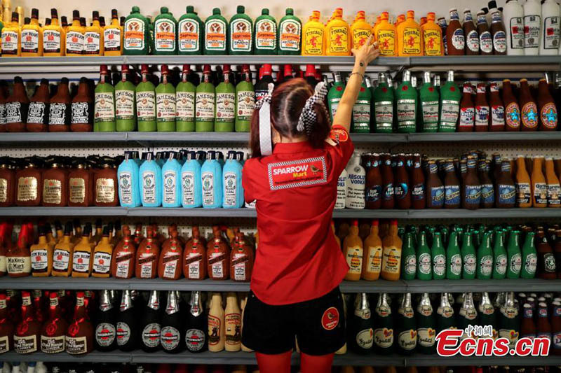 Insólito: Artista Lucy Sparrow abre um supermercado de produtos de feltro
