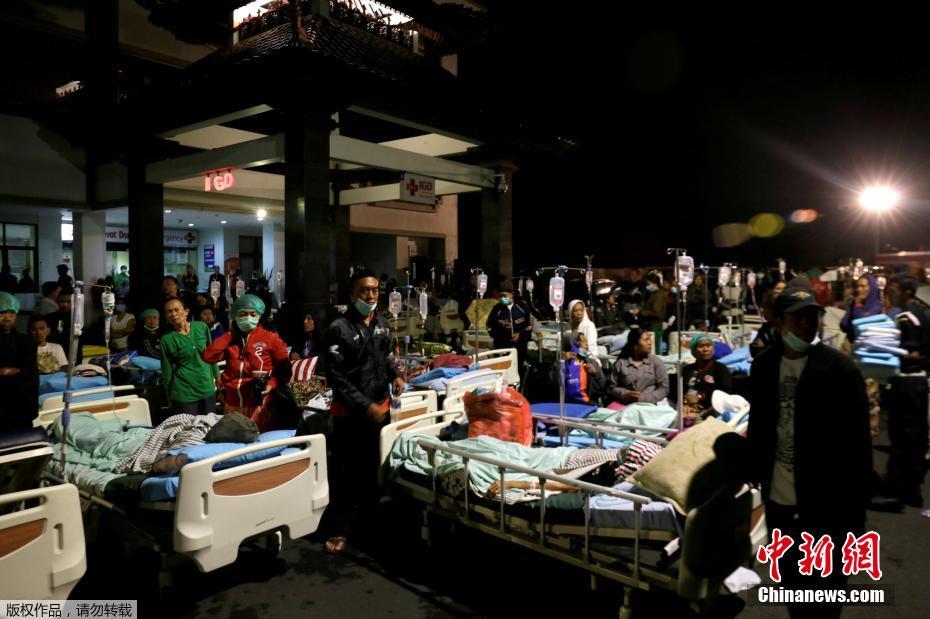 Terremoto deixa pelo menos 82 mortos na Indonésia