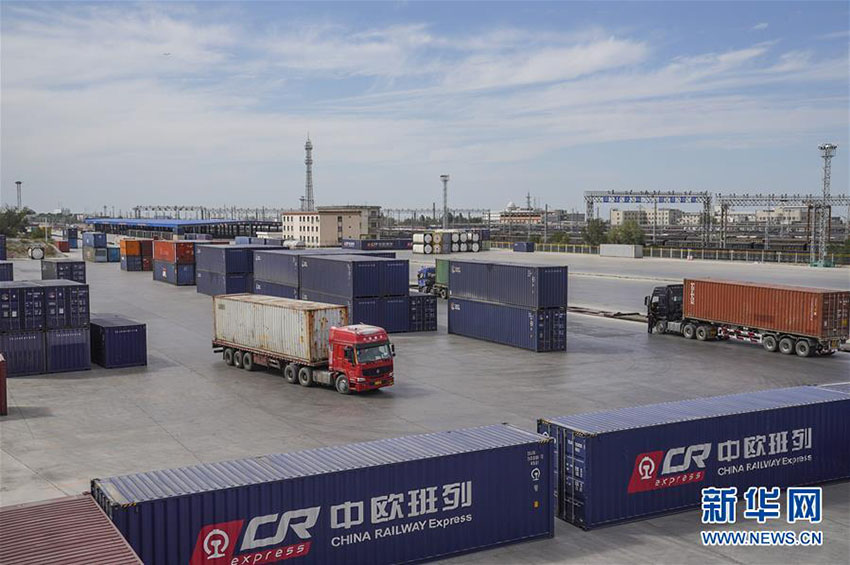 Trem de carga China-Europa celebra dois anos de funcionamento do centro logístico de Urumqi