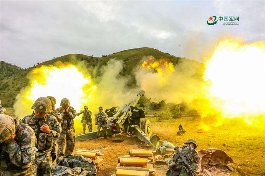 ELP da China realiza exercício militar na província de Sichuan
