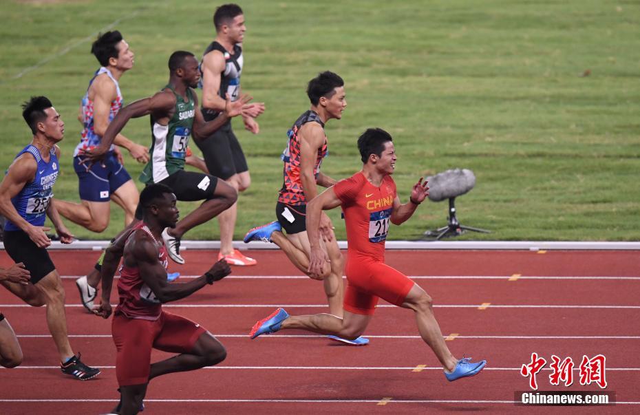 Jogos Asiáticos: Su Bingtian atualiza recorde de atletismo de 100 metros em 9,92 segundos