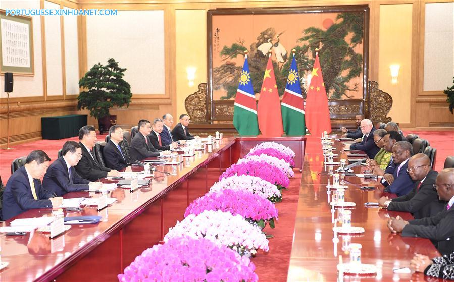 Xi reúne-se com presidente da Namíbia
