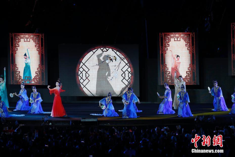 Jogos Asiáticos encerram com exibição do show “8 Minutos em Hangzhou”
