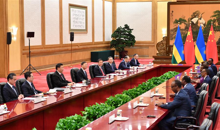 Xi reúne-se com presidente de Ruanda