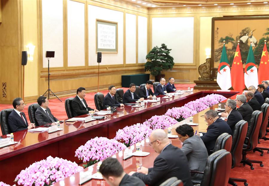 Xi reúne-se com primeiro-ministro da Argélia
