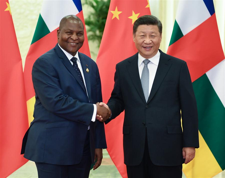 Xi reúne-se com presidente da República Centro-Africana