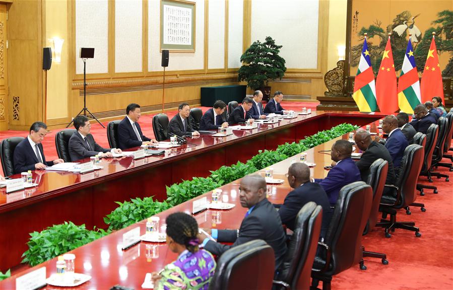 Xi reúne-se com presidente da República Centro-Africana