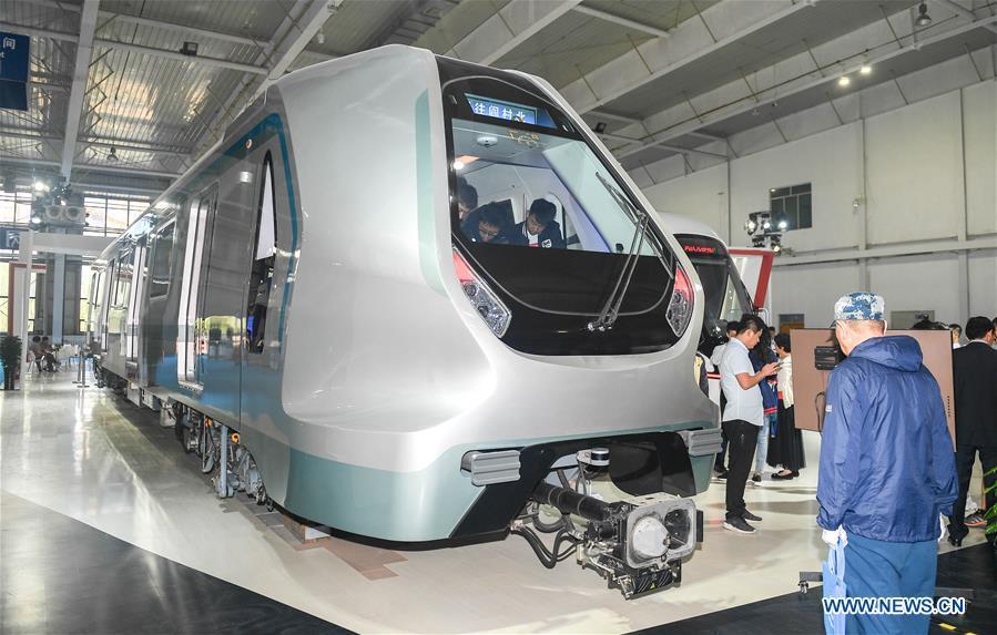 China desenvolve trem ligeiro de fibra de carbono
