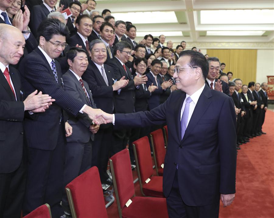 China e Japão devem consolidar dinâmica de melhora dos laços, diz premiê Li