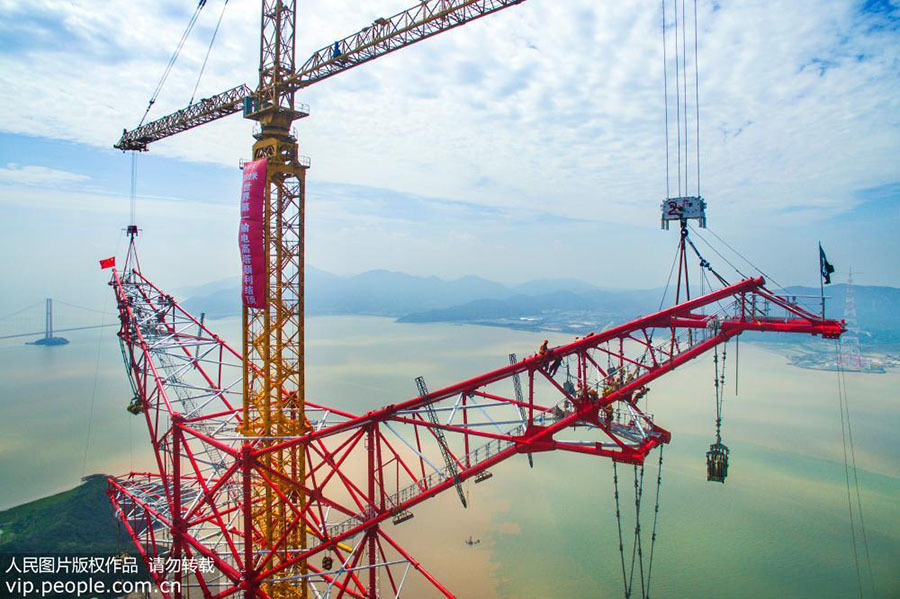 Zhejiang: Concluída a primeira torre de transmissão de eletricidade mais alta do mundo