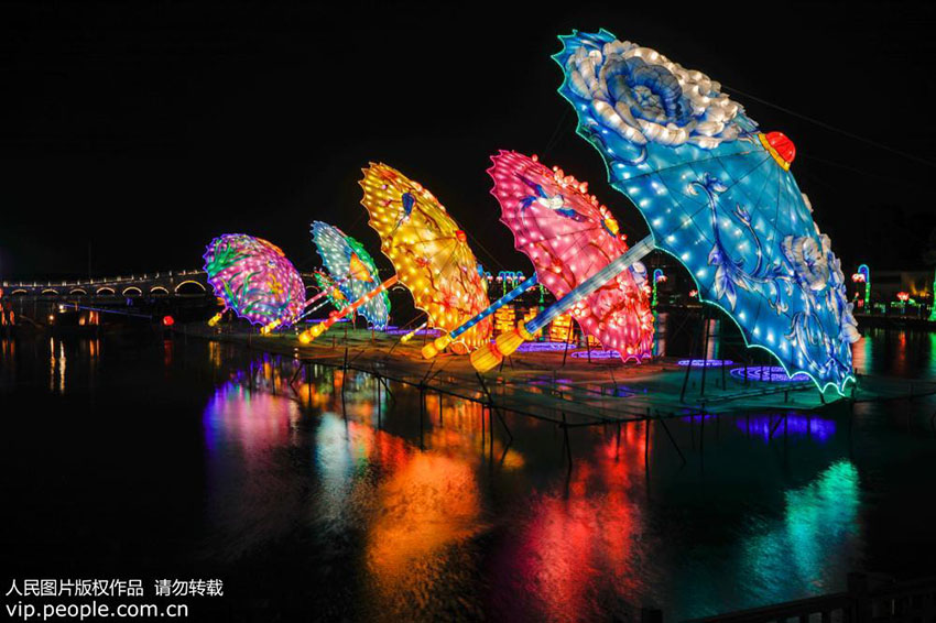 Galeria: Feira das Lanternas do Festival de Meio Outono em Zhouzhuang