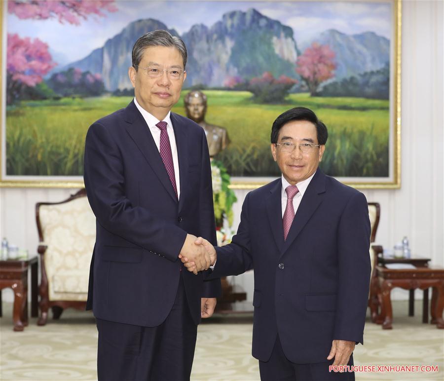 China e Laos prometem aprofundar laços entre os dois países e partidos