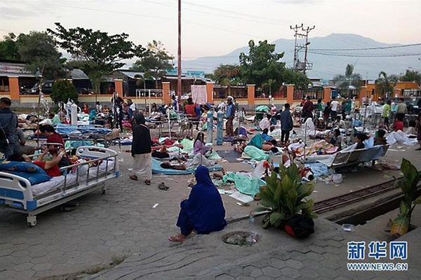 Terremoto e tsunami na Indonésia deixam pelo menos 410 mortos e 540 feridos