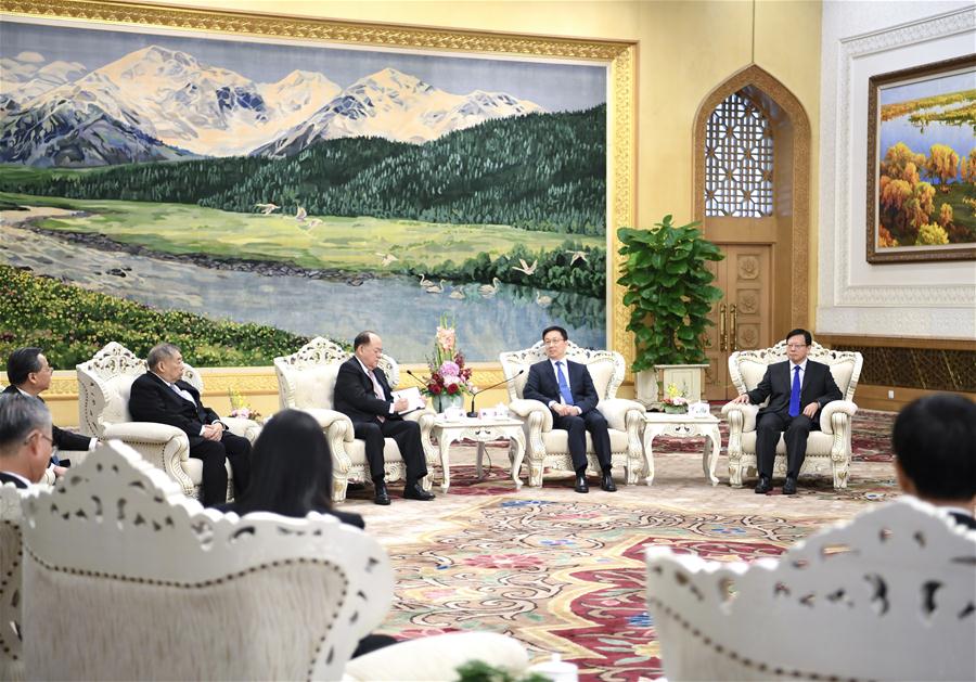 Vice-premiê chinês se reúne com legisladores de Macau