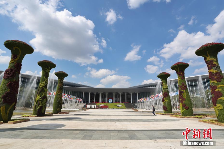 China prepara para primeira Exposição Internacional de Importações