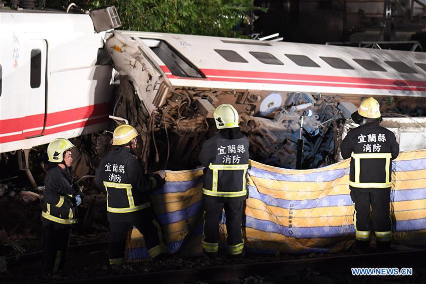 Taiwan: Descarrilamento de trem deixa pelo menos 18 mortos e 175 feridos