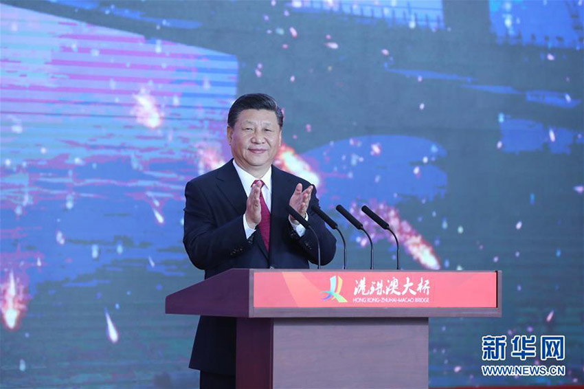 Xi anuncia abertura da Ponte Hong Kong-Zhuhai-Macau