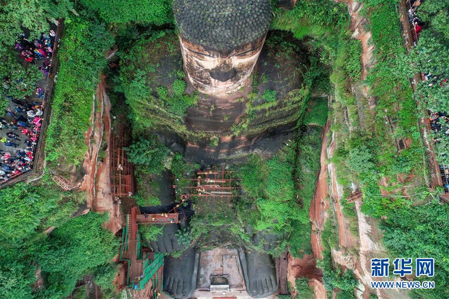 Galeria: Grande Buda de Leshan submetido a “exame físico”