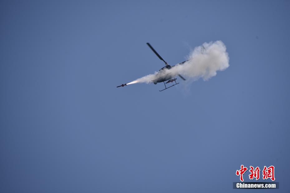 Helicóptero autônomo de reconhecimento-ataque da China AV500W termina testes