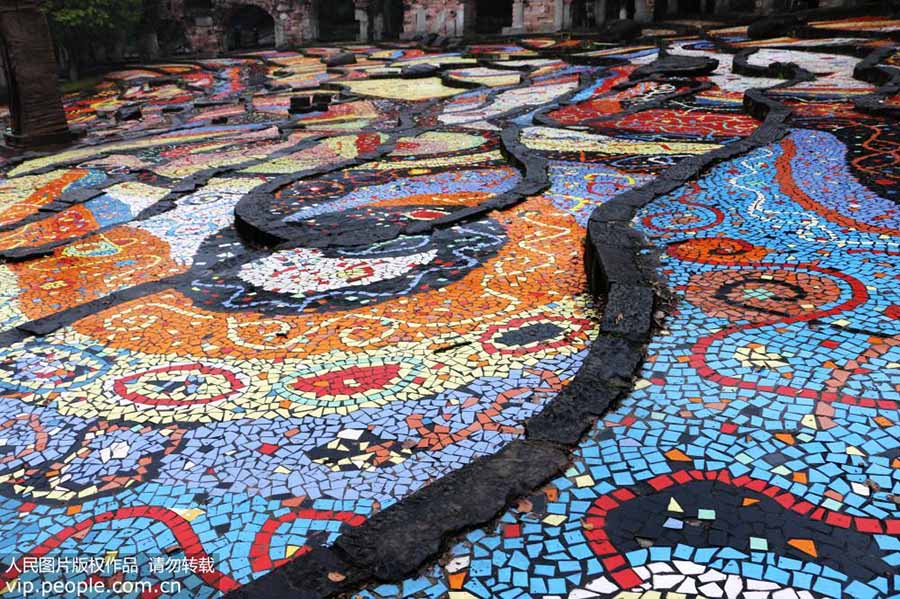 Chongqing: “Socalcos coloridos” em destaque no Instituto de Belas-Artes de Sichuan