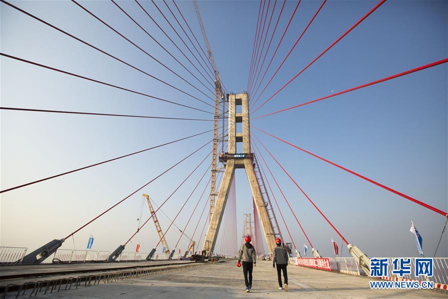 Galeria: Unidas as duas seções da Ponte Nº 2 do Lago Boyang