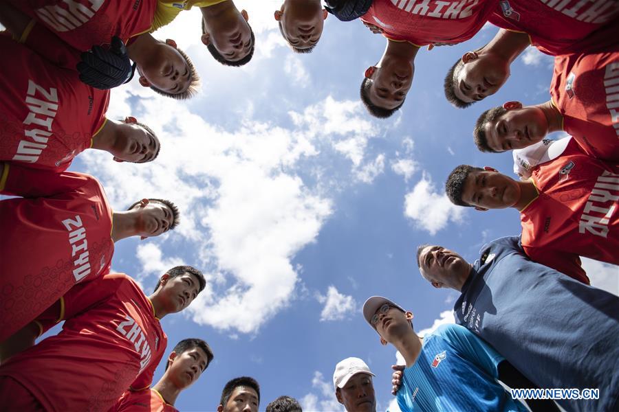 Futebolistas adolescentes chineses iniciam estágio de 30 dias em Buenos Aires