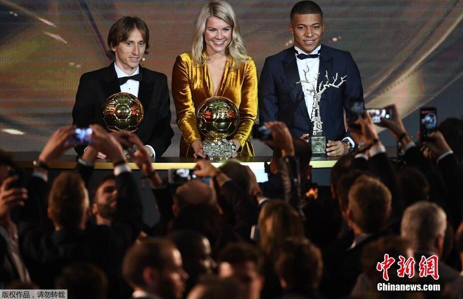 Modric termina reinado de Ronaldo e Messi e vence a Bola de Ouro