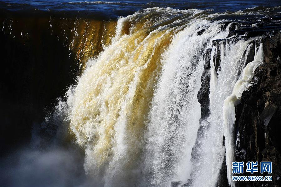 Natureza: cachoeira de Diaoshuilou no inverno