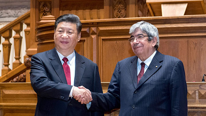 Xi reúne-se com presidente do Parlamento português, prometendo cooperação legislativa