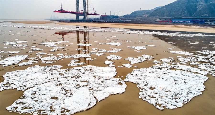 Rio Amarelo tem gelo flutuante devido a forte frente fria