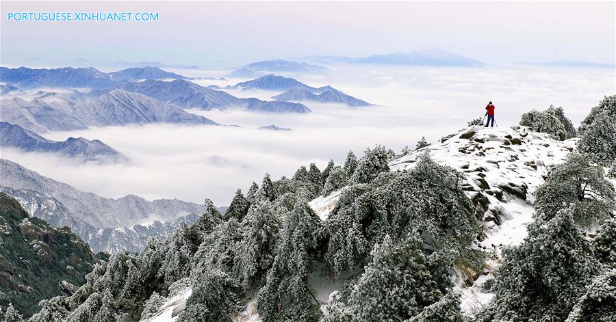 Galeria: Montanha Huangshan coberta de neve